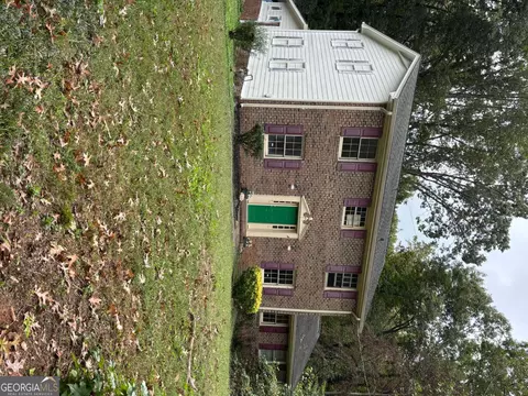 5762 Renee Ct NW, Lilburn, GA 30047