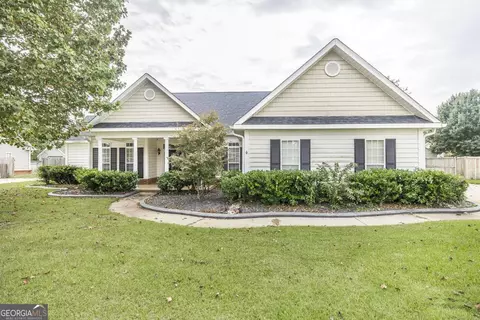 204 Lovorn Cir, Warner Robins, GA 31088
