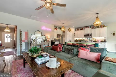 Living - 425 Crystal Way, Cornelia, GA 30531 photo 3 of 4