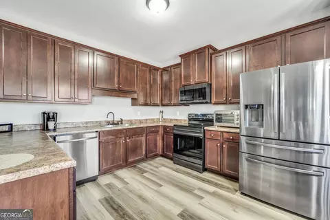 Kitchen - 136 Kennedy Blvd, Jackson, GA 30233 photo 1 of 4