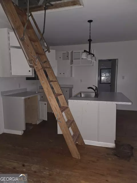 Entry Way - 3 Oak St, Porterdale, GA 30014 photo 1 of 2