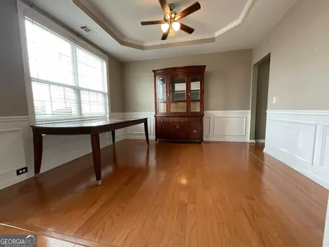 Living - 302 Brampton Way, Perry, GA 31069 photo 2 of 9