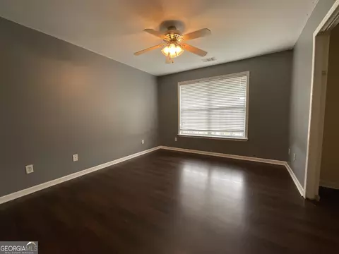 Living - 302 Brampton Way, Perry, GA 31069 photo 7 of 9