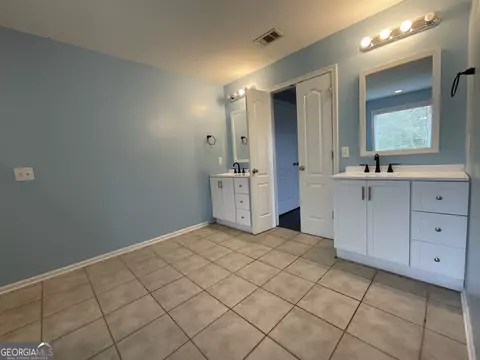 Bath - 302 Brampton Way, Perry, GA 31069 photo 3 of 4