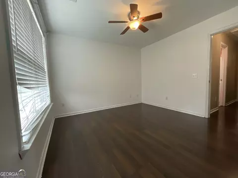Living - 302 Brampton Way, Perry, GA 31069 photo 8 of 9