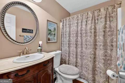 Bath - 3555 Grovecrest Way, Duluth, GA 30096 photo 1 of 2