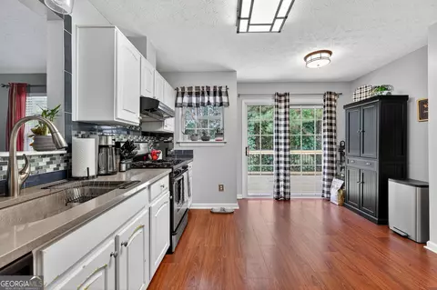 Kitchen - 3555 Grovecrest Way, Duluth, GA 30096 photo 1 of 2