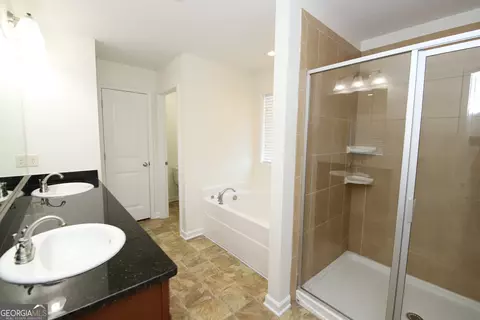 Bath - 329 Linman Dr, Lagrange, GA 30241 photo 1 of 6