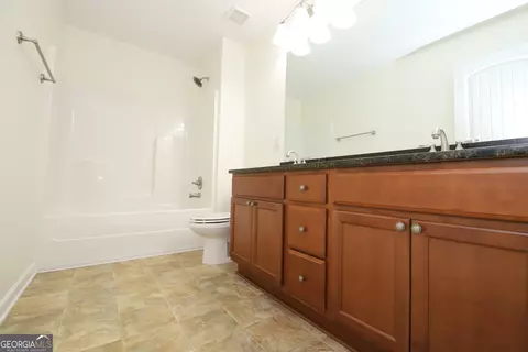 Bath - 329 Linman Dr, Lagrange, GA 30241 photo 4 of 6