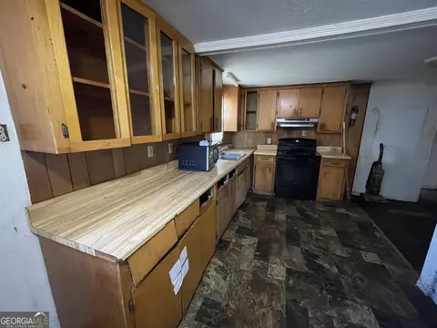 Kitchen - 116 Jackson St, Cochran, GA 31014 photo 2 of 2