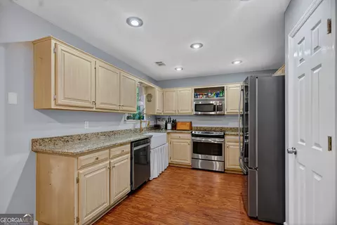 Kitchen - 103 Hawthorne Cir, Lagrange, GA 30240 photo 1 of 2