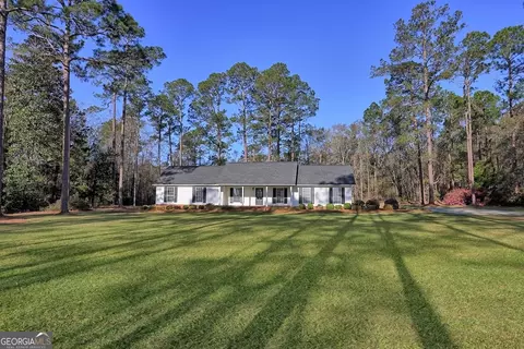 3193 B Old Groveland Rd, Pembroke, GA 31321