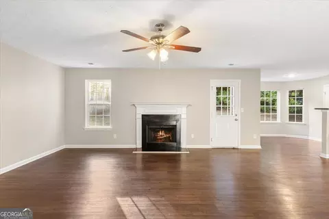 Living - 354 Cobblestone Ct, Hampton, GA 30228 photo 1 of 10