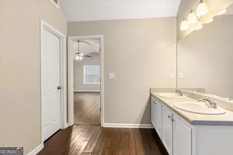 Entry Way - 354 Cobblestone Ct, Hampton, GA 30228 photo 7 of 8