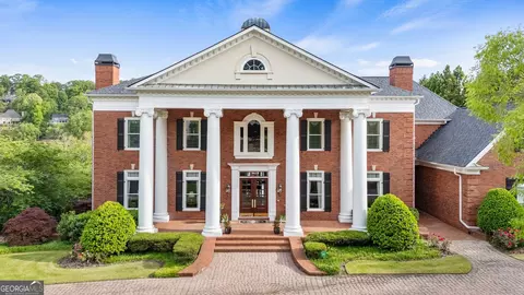 1075 Carnoustie Ln, Alpharetta, GA 30005