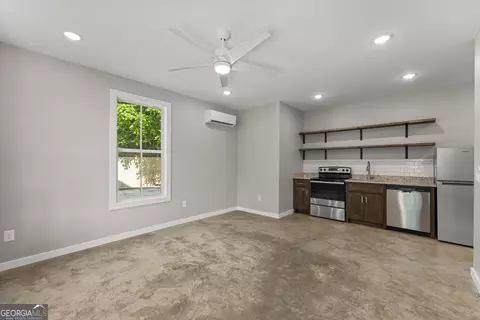 Living - 621 Arthur St, Lagrange, GA 30241 photo 5 of 8