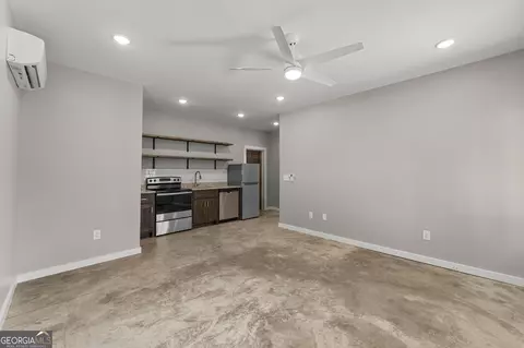 Living - 621 Arthur St, Lagrange, GA 30241 photo 6 of 8