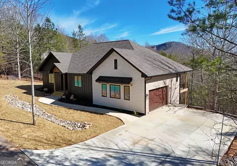 2408 Standing Meadows Dr, Young Harris, GA 30582