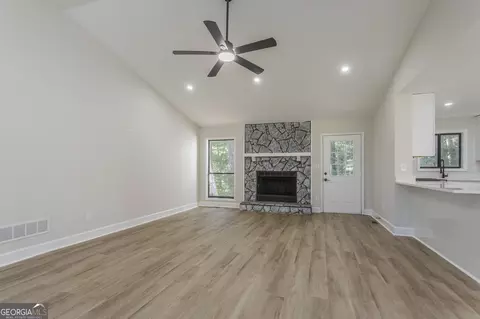 5496 Emerald Ct, Acworth, GA 30102 photo 4