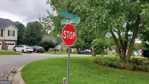 5540 Rolling Mist Ct, Flowery Branch, GA 30542
