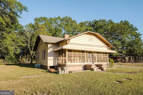 209 Mathews St, Barnesville, GA 30204