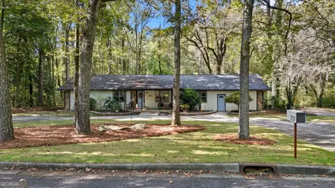 707 Sherwood Dr, Lawrenceville, GA 30046