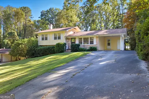 Exterior - 136 Julia Ct, Toccoa, GA 30577 photo 3 of 7