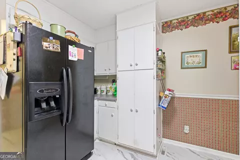 Kitchen - 136 Julia Ct, Toccoa, GA 30577 photo 2 of 3