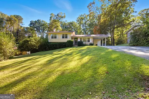 Exterior - 136 Julia Ct, Toccoa, GA 30577 photo 4 of 7