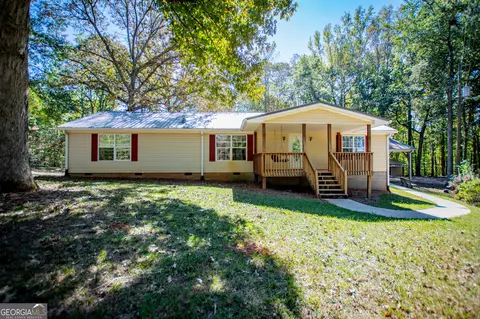 75 Dashboard Rd, Bowdon, GA 30108