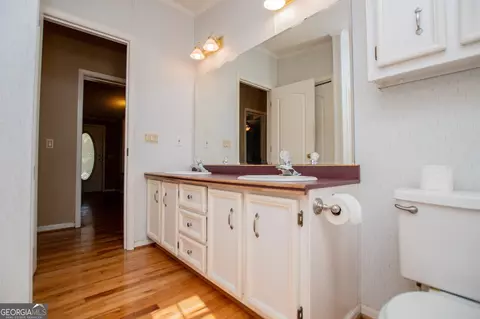 Bath - 75 Dashboard Rd, Bowdon, GA 30108 photo 5 of 7