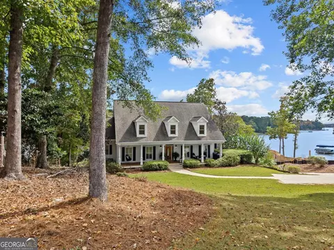 1651 Lighthouse Cir, Greensboro, GA 30642
