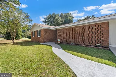 111 Avalon Dr, Warner Robins, GA 31088 photo 4