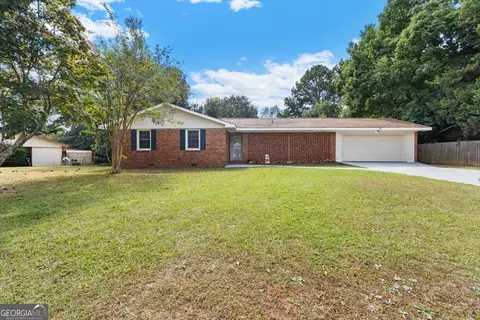 111 Avalon Dr, Warner Robins, GA 31088