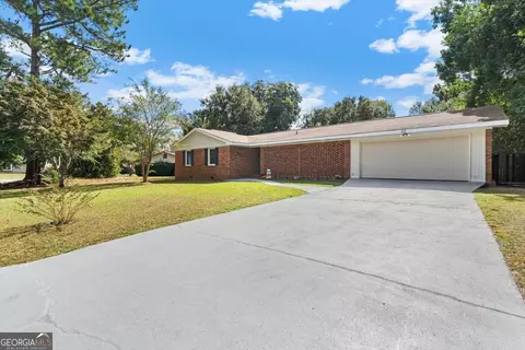 111 Avalon Dr, Warner Robins, GA 31088 photo 2