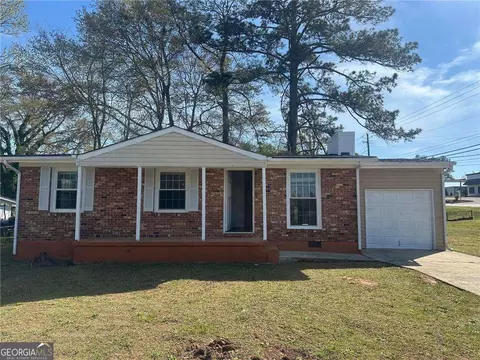 407 Hilltop Dr, Forest Park, GA 30297