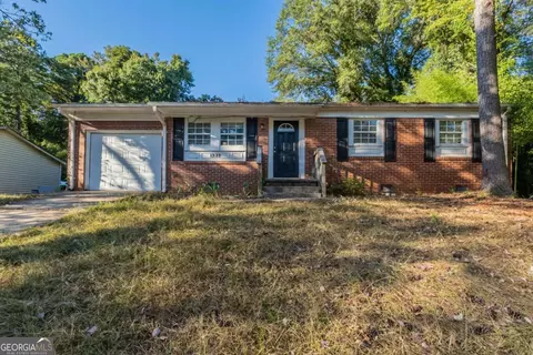 1337 Pineglen Dr, Riverdale, GA 30296
