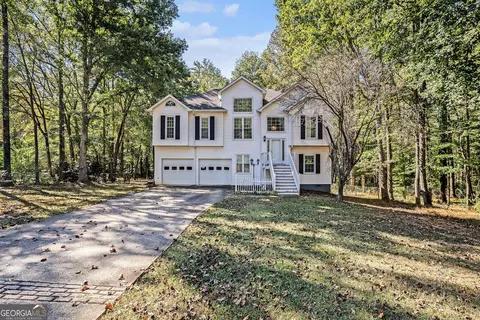 215 Ashley Trace Dr, Locust Grove, GA 30248