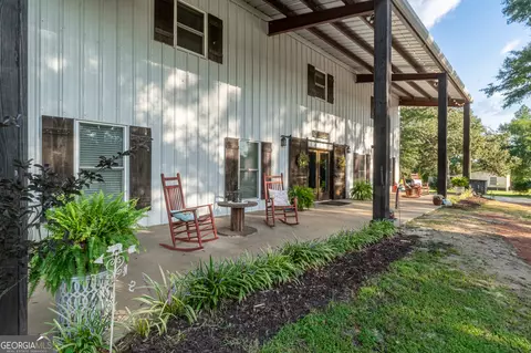 Exterior - 10090 Campground Rd, Matthews, GA 30818 photo 4 of 16