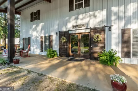 Exterior - 10090 Campground Rd, Matthews, GA 30818 photo 5 of 16