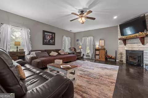 Living - 10090 Campground Rd, Matthews, GA 30818 photo 1 of 1