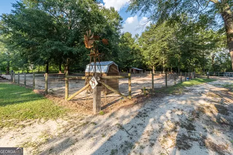 Exterior - 10090 Campground Rd, Matthews, GA 30818 photo 10 of 16