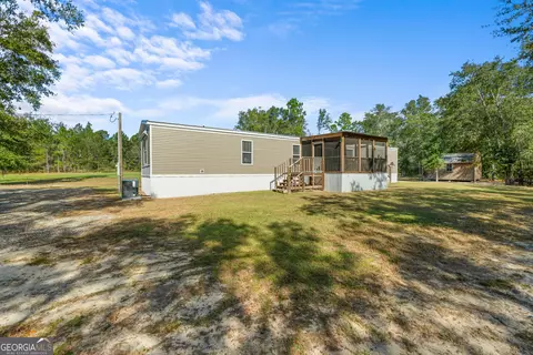 1203 Tobacco Trl, Soperton, GA 30457