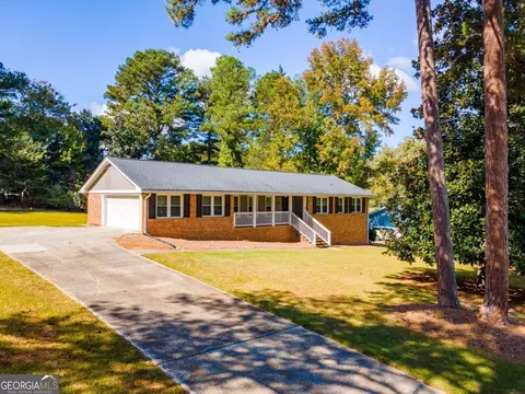 2021 Collinswood Dr, Snellville, GA 30078