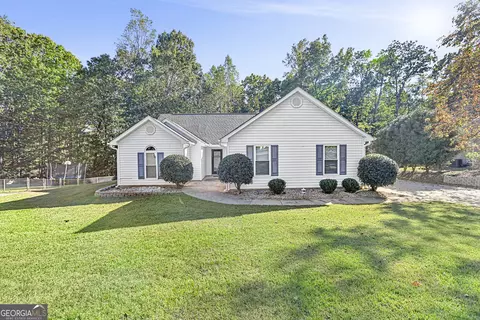 40 Paces Landing Trl, Newnan, GA 30263