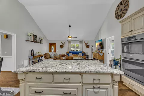 Kitchen - 66 Dennis Dr, Commerce, GA 30529 photo 11 of 17