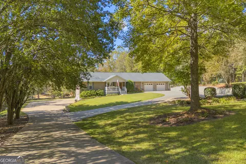 Exterior - 66 Dennis Dr, Commerce, GA 30529 photo 2 of 22