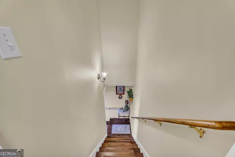 Entry Way - 66 Dennis Dr, Commerce, GA 30529 photo 8 of 9