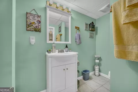 Bath - 66 Dennis Dr, Commerce, GA 30529 photo 7 of 8