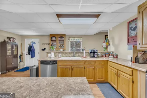 Kitchen - 66 Dennis Dr, Commerce, GA 30529 photo 14 of 17